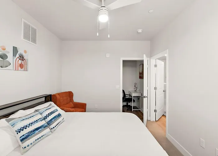 Camelback Old Town Mountain View Garage Parking Apartment *