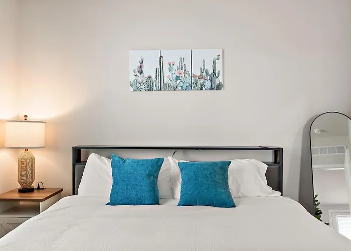 Camelback Old Town Mountain View Garage Parking Apartment